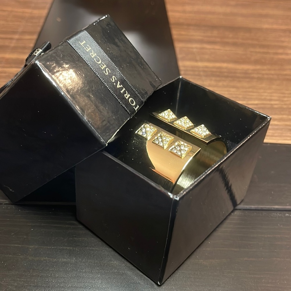 Victoria's Secret Scandalous Cuff Gold-Tone Pyramid Stone Bangle Bracelet 78